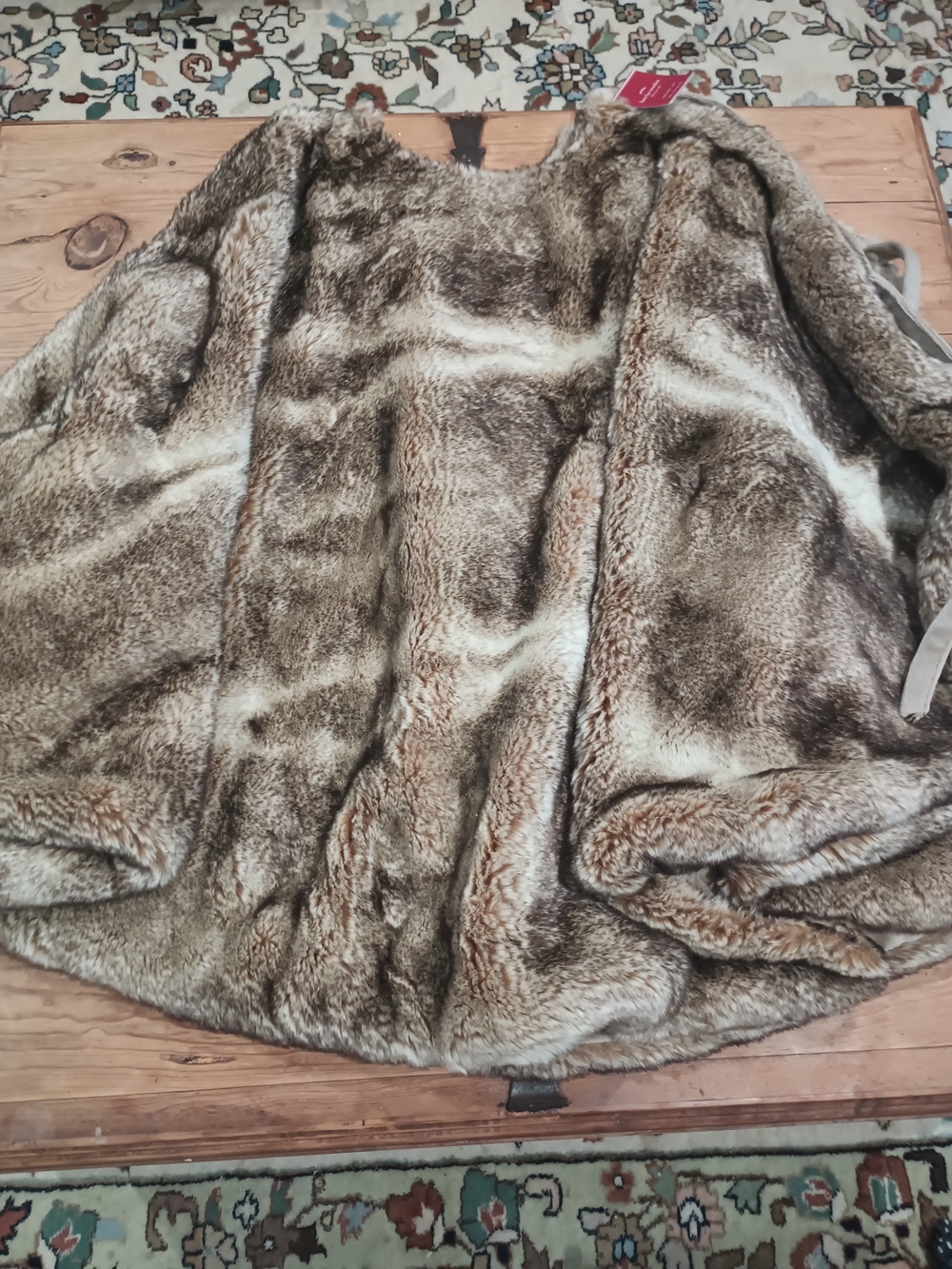 NWT Pottery Barn Luxe Faux Fur/Veloba Christmas Tree Skirt Caramel Ombre